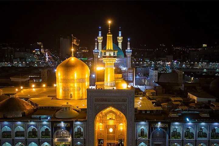 گل‌آرایی حرم رضوی با ۲۰۰ هزار بوته گل در دهه کرامت