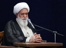 عالم دینی باید زاهد، زمان‌شناس و اهل مهارت باشد