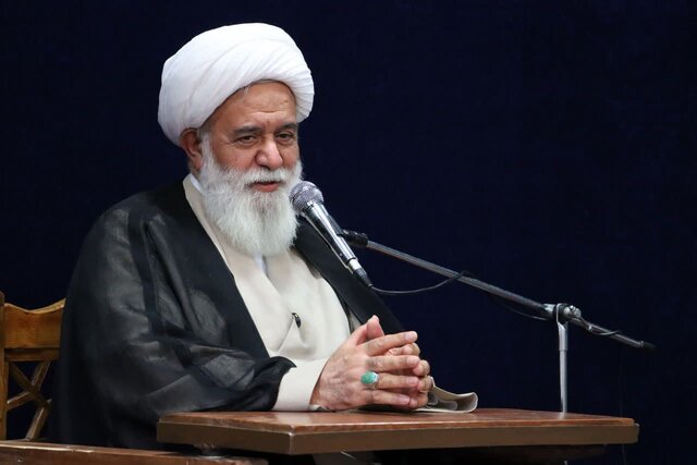 عالم دینی باید زاهد، زمان‌شناس و اهل مهارت باشد