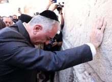 وقتی رفقایش هم او را گردن نمی‌گیرند!