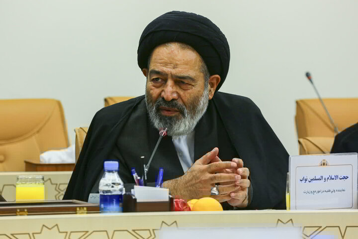  خدمت خالصانه و حفظ عزت روح حج ابراهیمی است