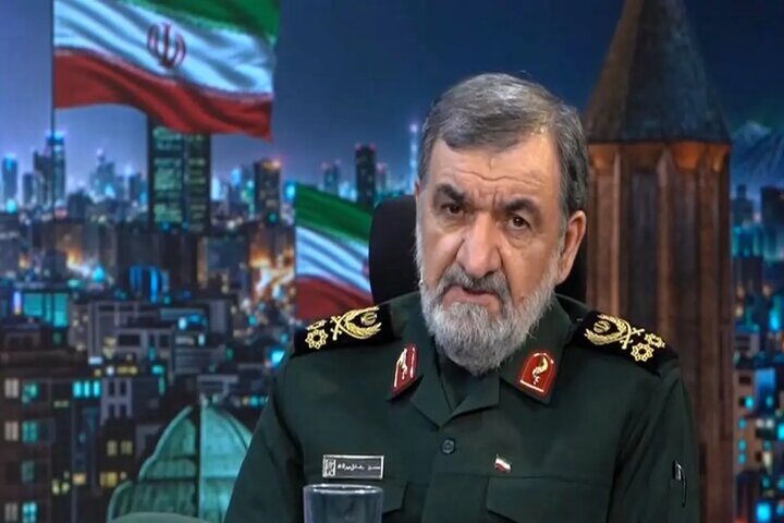 دست نیروهای مسلح تا اطمینان کامل از تامین منافع کشور روی ماشه است