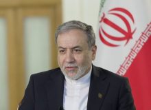 ما ایرانیان هرگز در برابر هیچ فشار یا تهدیدی سر خم نمی‌کنیم